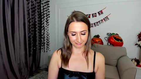 Snapshot of goldenlighte chatting on October 19, 2025, 7:58 pm Olivia online show from October 19, 2025, 7:58 pm