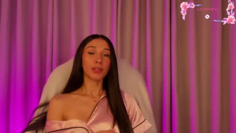 Snapshot of gorgeous_brunette chatting on February 3, 2025, 10:47 am Rose online show from February 3, 2025, 10:47 am