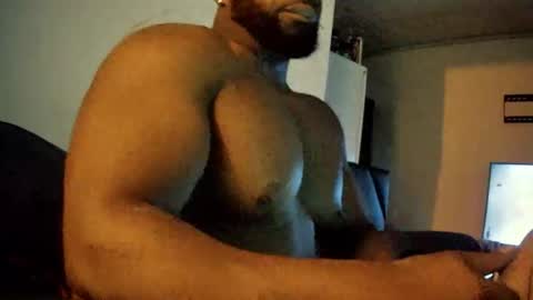 Snapshot of gotthehornz chatting on November 7, 2025, 4:12 am gotthehornz online show from November 7, 2025, 4:12 am