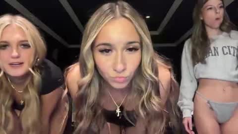 graceyrose online show from October 16, 2025, 3:07 am