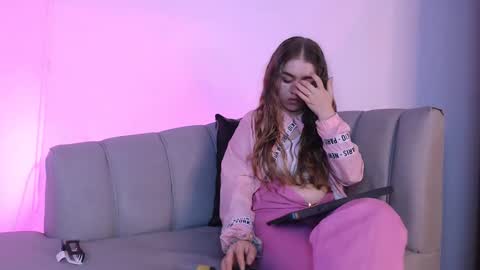 Snapshot of grecia_rouse chatting on February 7, 2025, 4:27 am  GRECIA  online show from February 7, 2025, 4:27 am