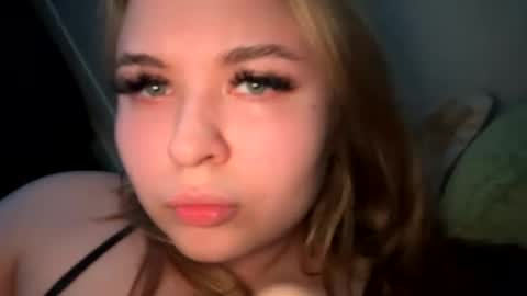 Snapshot of green_eyes_twinkl chatting on January 31, 2025, 10:42 pm Lina 3 online show from January 31, 2025, 10:42 pm