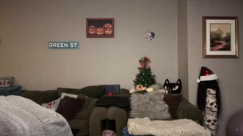 Snapshot of greenxxxqueen chatting on December 15, 2024, 9:03 am SexQueen Nikki online show from December 15, 2024, 9:03 am