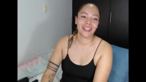 Snapshot of greicylondon chatting on October 26, 2025, 10:04 pm grey online show from October 26, 2025, 10:04 pm