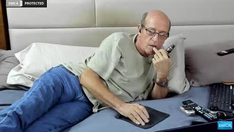 Snapshot of greyishere chatting on February 18, 2025, 4:58 am Grey.  If viewing your cam I am more likely to stay if you show your face. online show from February 18, 2025, 4:58 am