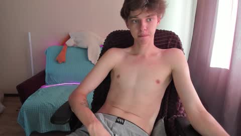 Snapshot of guy_liam1 chatting on September 9, 2025, 12:48 pm guy_liam1 online show from September 9, 2025, 12:48 pm