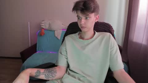Snapshot of guy_liam1 chatting on September 24, 2025, 1:47 pm guy_liam1 online show from September 24, 2025, 1:47 pm