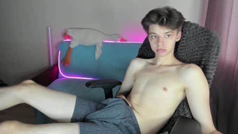 Snapshot of guy_liam1 chatting on October 13, 2025, 1:44 pm guy_liam1 online show from October 13, 2025, 1:44 pm