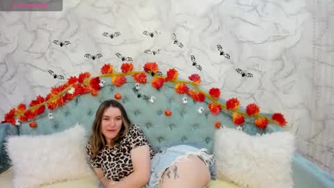 Snapshot of gwensmitt chatting on October 31, 2025, 1:50 am gwensmitt online show from October 31, 2025, 1:50 am