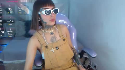 Snapshot of gyal_8_ chatting on October 17, 2025, 8:11 pm gyal_8_ online show from October 17, 2025, 8:11 pm