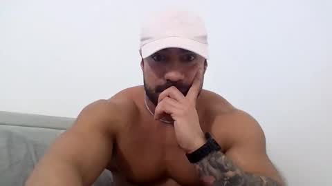 Snapshot of gymking999 chatting on February 6, 2025, 1:32 pm gymking999 online show from February 6, 2025, 1:32 pm