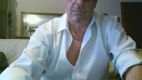 Snapshot of gyrdy chatting on December 13, 2024, 4:05 pm gyrdy online show from December 13, 2024, 4:05 pm