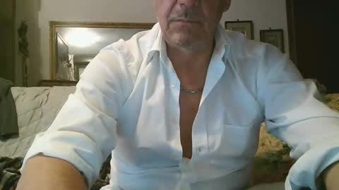 Snapshot of gyrdy chatting on December 18, 2024, 4:06 pm gyrdy online show from December 18, 2024, 4:06 pm