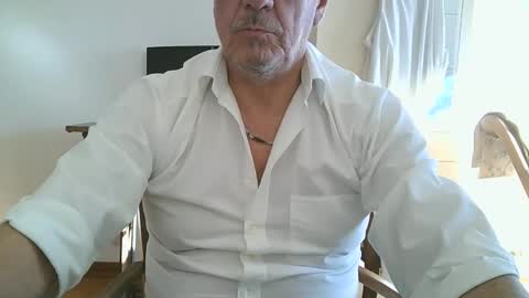 Snapshot of gyrdy chatting on December 21, 2024, 1:32 pm gyrdy online show from December 21, 2024, 1:32 pm