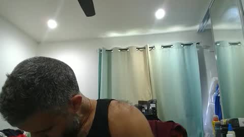 Snapshot of h0nest84 chatting on October 4, 2025, 5:44 pm h0nest84 online show from October 4, 2025, 5:44 pm