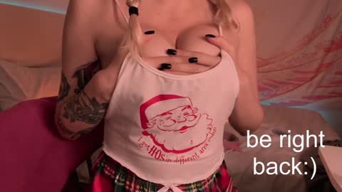 Snapshot of h2h0e chatting on January 23, 2025, 6:56 pm Lana online show from January 23, 2025, 6:56 pm