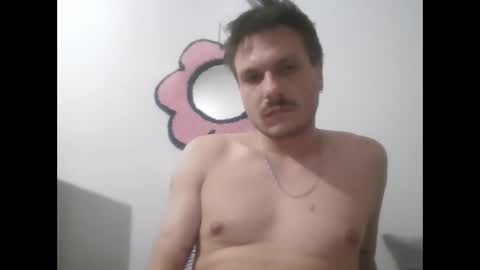 Snapshot of hahabenizxd chatting on January 1, 2025, 3:35 pm hahabenizxd online show from January 1, 2025, 3:35 pm