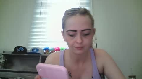 Snapshot of haileyakuma69 chatting on December 20, 2024, 8:55 pm Hailey and d online show from December 20, 2024, 8:55 pm