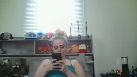 Snapshot of haileyakuma69 chatting on December 22, 2024, 8:47 pm Hailey and d online show from December 22, 2024, 8:47 pm