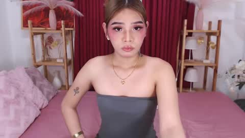 YOUR SIDECHIC HAILEY online show from December 17, 2024, 6:24 am