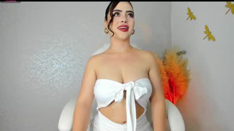 Snapshot of hannahudson__ chatting on January 1, 2025, 1:58 am Camila online show from January 1, 2025, 1:58 am