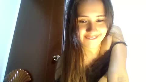 Snapshot of hanny_kail chatting on December 23, 2024, 5:06 am hanny online show from December 23, 2024, 5:06 am