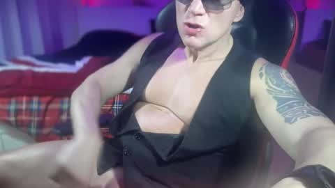 Snapshot of hardmattsteel chatting on February 8, 2025, 1:32 am MATTSTEEL - ITALIAN STALLION online show from February 8, 2025, 1:32 am