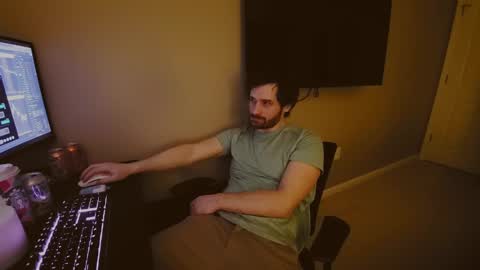 Snapshot of hardswtch chatting on December 25, 2024, 9:13 am Tom online show from December 25, 2024, 9:13 am