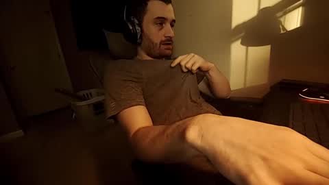 Snapshot of hardswtch chatting on September 29, 2025, 11:48 am Tom online show from September 29, 2025, 11:48 am