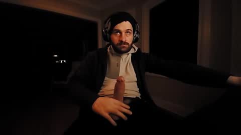 Snapshot of hardswtch chatting on October 20, 2025, 11:10 am Tom online show from October 20, 2025, 11:10 am