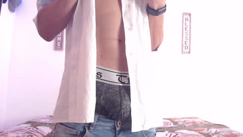 Snapshot of harrythomson1 chatting on January 22, 2025, 1:42 pm harry thomson online show from January 22, 2025, 1:42 pm