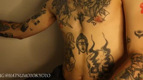 Snapshot of hatsumotokyoto chatting on March 8, 2025, 10:56 pm More content   2   online show from March 8, 2025, 10:56 pm