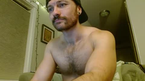 Snapshot of hbdude27 chatting on February 9, 2025, 6:11 am RinnDude35 online show from February 9, 2025, 6:11 am