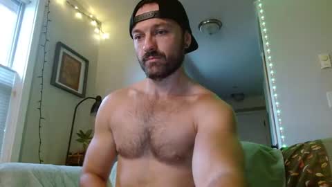 Snapshot of hbdude27 chatting on October 12, 2025, 12:42 am RinnDude35 online show from October 12, 2025, 12:42 am