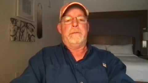 Snapshot of hdeuce22 chatting on February 19, 2025, 10:42 pm Hdeuce22 online show from February 19, 2025, 10:42 pm