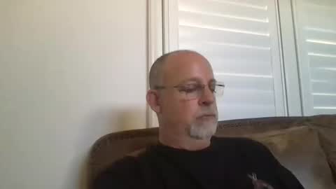 Snapshot of hdeuce22 chatting on October 16, 2025, 5:25 pm Hdeuce22 online show from October 16, 2025, 5:25 pm