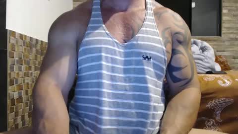 Snapshot of healedcarioca chatting on January 1, 2025, 12:21 am Brazilian bigdick online show from January 1, 2025, 12:21 am