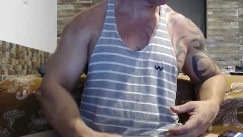 Snapshot of healedcarioca chatting on October 17, 2025, 5:04 pm Brazilian bigdick online show from October 17, 2025, 5:04 pm