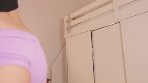 Snapshot of hee_jeen chatting on December 20, 2024, 12:19 am Jeen online show from December 20, 2024, 12:19 am