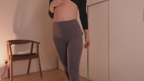 Snapshot of hee_jeen chatting on December 20, 2024, 11:16 pm Jeen online show from December 20, 2024, 11:16 pm