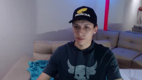 Snapshot of hefesto_69 chatting on March 1, 2025, 8:42 pm hefesto_69 online show from March 1, 2025, 8:42 pm