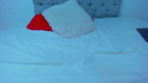 Snapshot of helen_curly chatting on February 19, 2025, 2:55 pm helen_curly online show from February 19, 2025, 2:55 pm