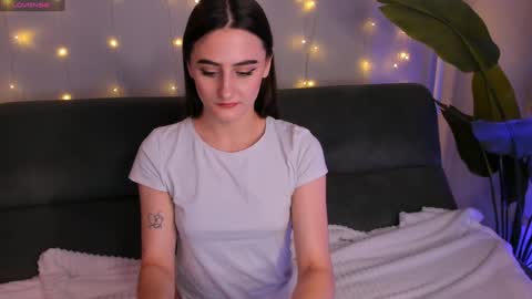 Snapshot of helena_lorente chatting on December 22, 2024, 8:47 pm Helen online show from December 22, 2024, 8:47 pm