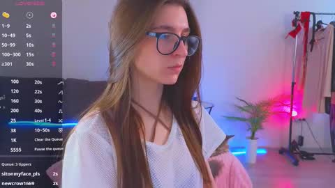 Snapshot of helenmann_ chatting on March 12, 2025, 9:55 am   online show from March 12, 2025, 9:55 am