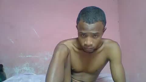 Snapshot of henriotflavien20 chatting on December 10, 2024, 4:24 am Adrian Honey online show from December 10, 2024, 4:24 am