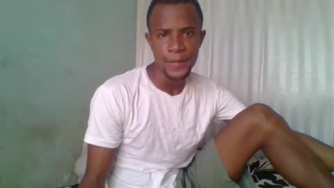 Snapshot of henriotflavien20 chatting on December 14, 2024, 6:02 am Adrian Honey online show from December 14, 2024, 6:02 am