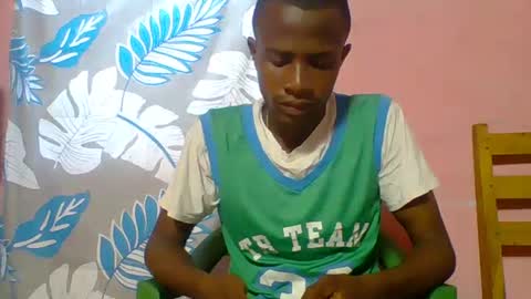 Snapshot of henriotflavien20 chatting on February 18, 2025, 4:37 am Adrian Honey online show from February 18, 2025, 4:37 am