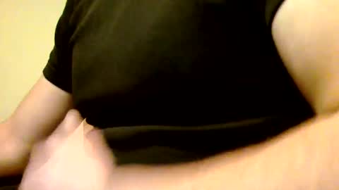 Snapshot of heretost chatting on January 2, 2025, 1:06 am mr D online show from January 2, 2025, 1:06 am