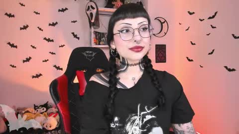 Snapshot of herinfernalmajesty chatting on October 8, 2025, 3:15 am  Marie  online show from October 8, 2025, 3:15 am