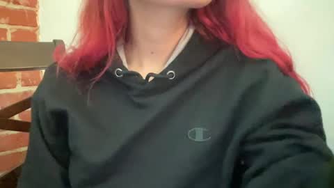 Snapshot of heybluebabe chatting on January 31, 2025, 5:30 am Blue  online show from January 31, 2025, 5:30 am